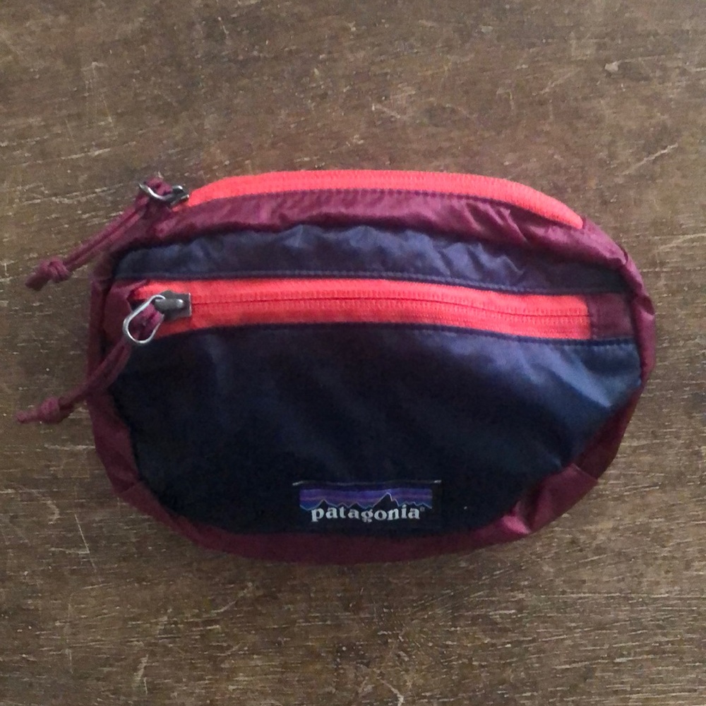 Patagonia lightweight travel mini hip pack